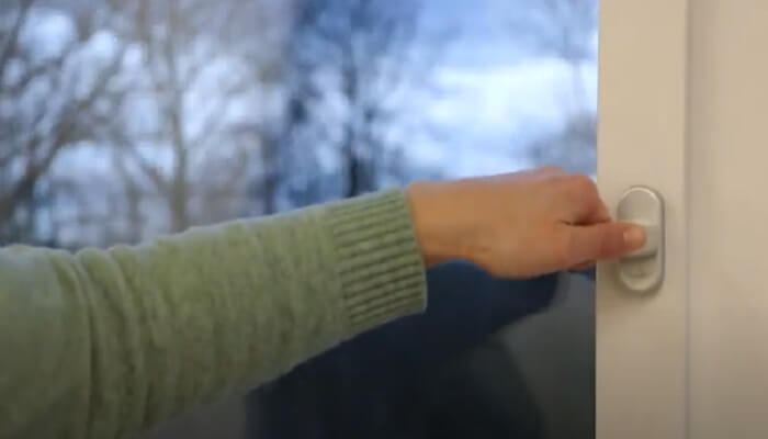 does a fireplace reduce humidity