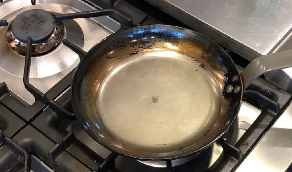 carbon steel pan seasoning