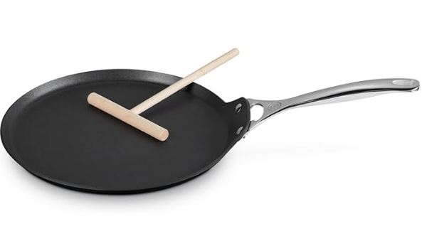 Le Creuset Toughened Nonstick PRO Crepe Pan with Rateau